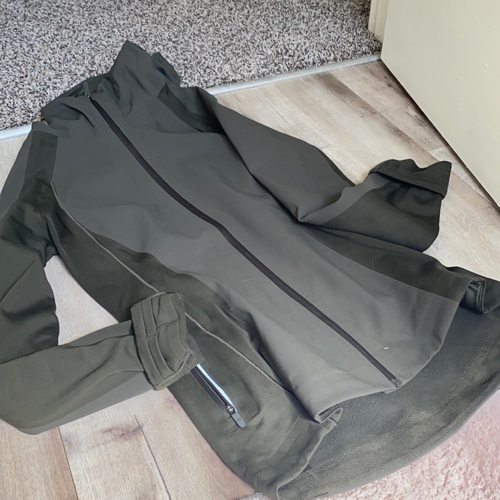 LULULEMON CROSS CHILL JACKET